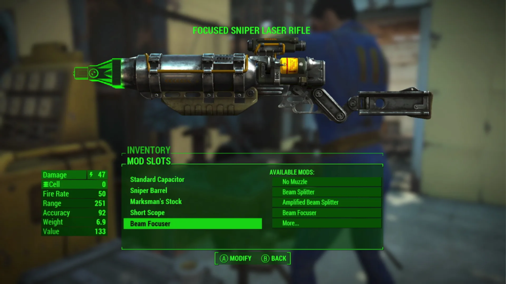 Jogador personalizando a arma no menu de personalização de armas.